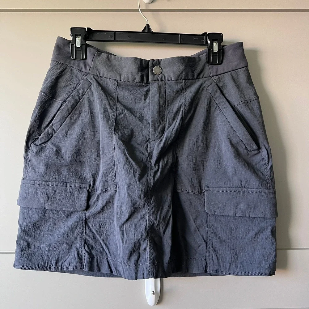 Athleta Trekkie Cargo Nylon Skort Women's 10 Gray Stretch Hiking Tennis Pockets‎